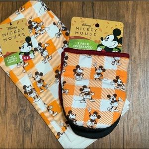 Mickey Mouse kitcken towels & mittens set